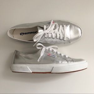 Metallic silver Superga Classic tennis shoes